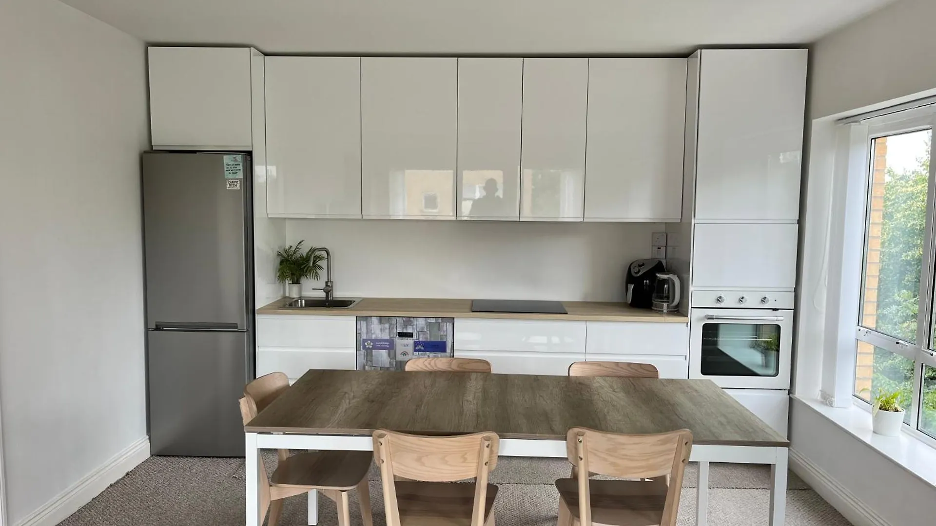 Central Spacious 3 Bedroom Apartment With Parking 都柏林