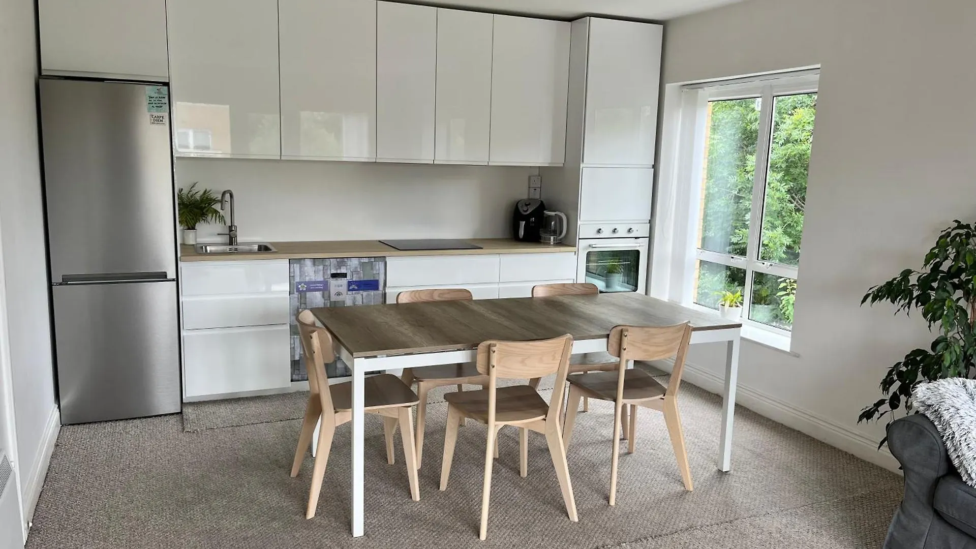 Central Spacious 3 Bedroom Apartment With Parking 都柏林