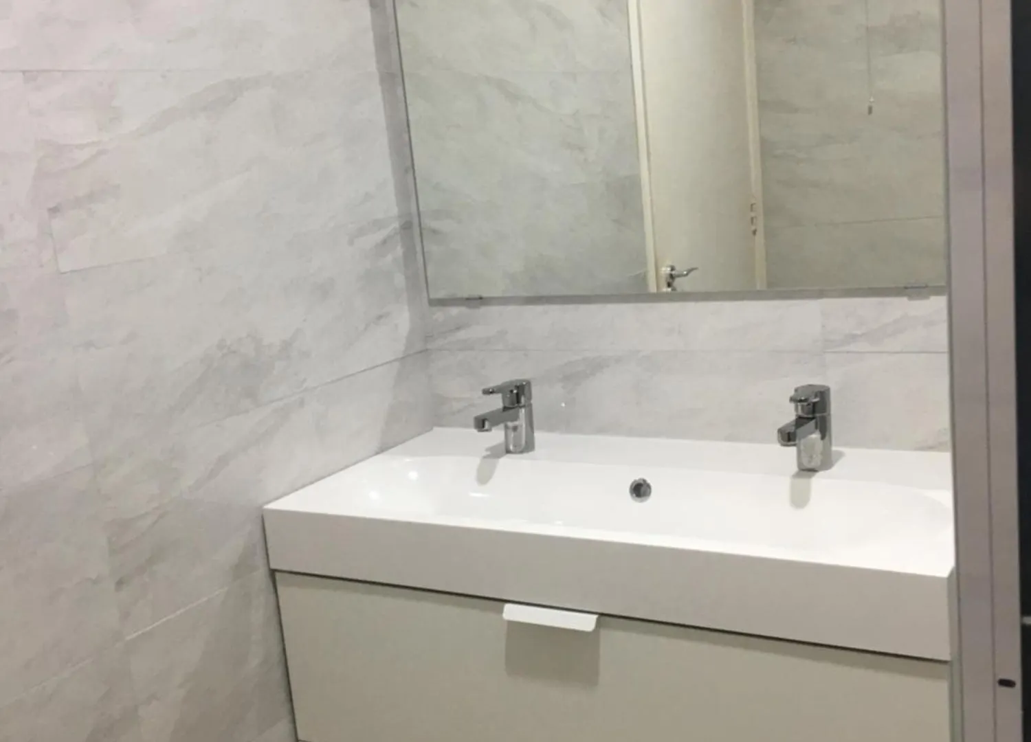 Central Spacious 3 Bedroom Apartment With Parking 더블린 0*,  아일랜드