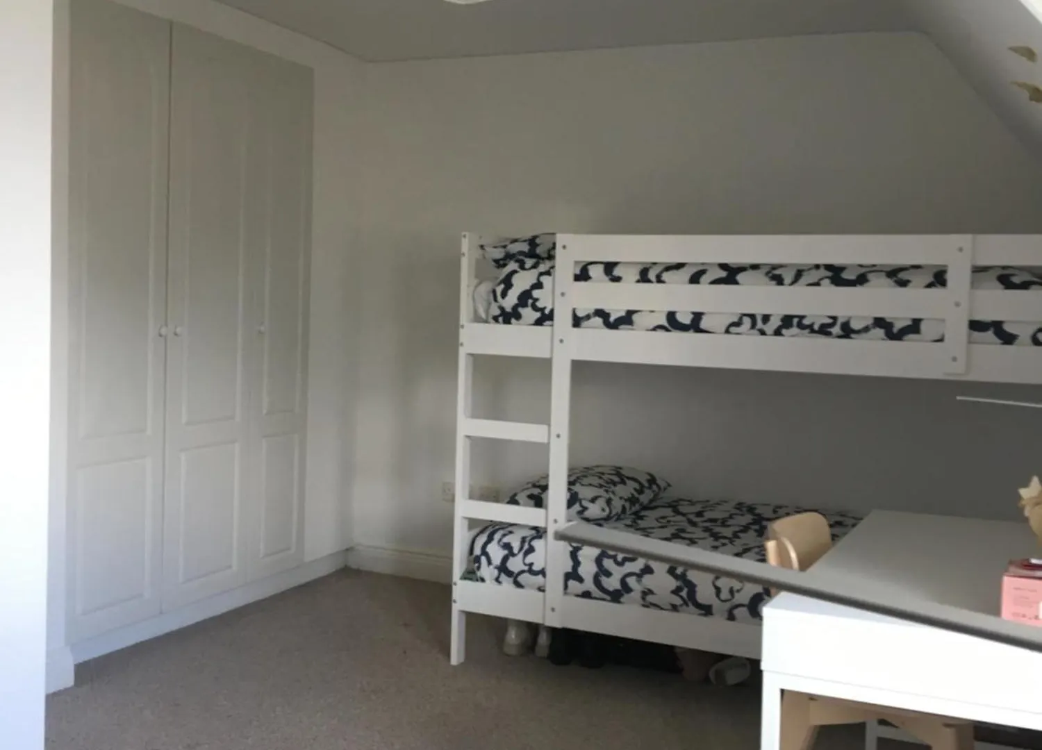 Central Spacious 3 Bedroom Apartment With Parking 더블린